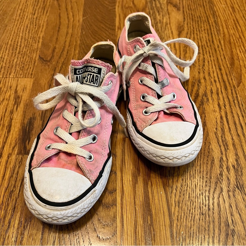 Classic pink converse all star sneakers tennis shoes